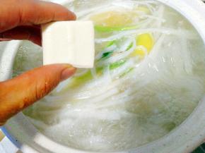 豆腐，小火煲15分钟左右即可