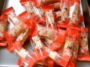 裹上一层糯米馅，装袋包装好即可