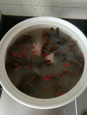 加入一点枸杞。即可。