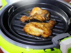 烤至15分钟时，翻转一次，继续烤，烤完之后，自动关，即可取出；