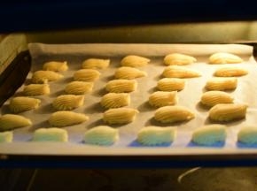 210度烤20分钟，定型后转175度。烤15分钟左右