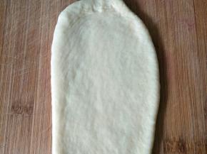 取一个面团擀长