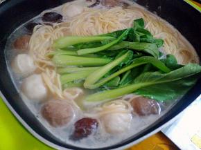 最后再下小青菜即可