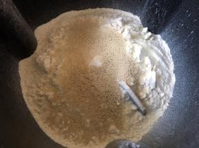 除黄油盐不放其他所以材料放面包机中