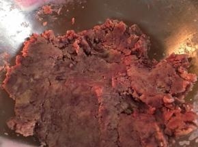 一直搅拌到无面粉状态