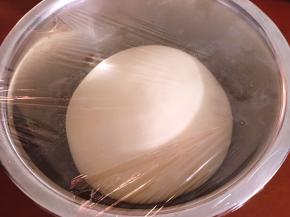 盖上保鲜膜，28度发酵，发至俩倍大