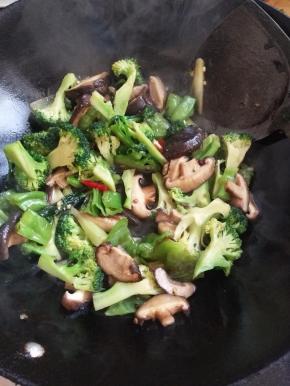 炒匀后即可出锅