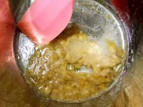 加入清水、油、配方量中的糖10克