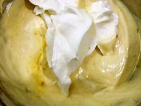 第二次加入蛋白翻拌均匀