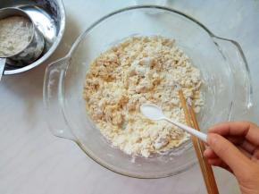 加盐，搅成絮状。