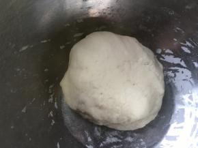 凉一下揉成光滑面团、醒30分钟