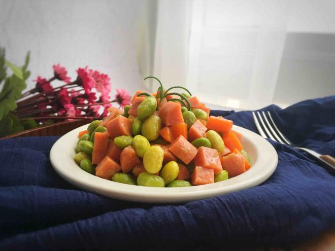 清炒毛豆胡萝卜香肠