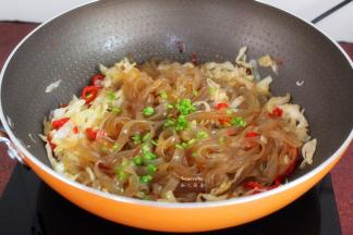 放盐、香葱炒均即可。