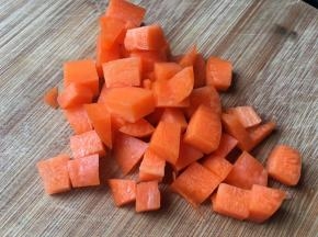 胡萝卜切丁