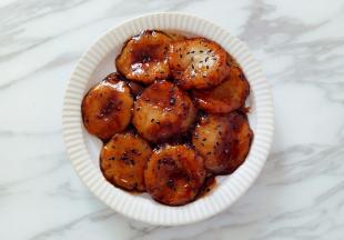 装盘，撒些黑芝麻