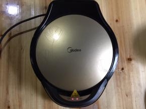 接着电饼铛预热
