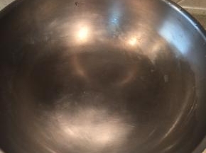 我用的钛锅，所以要预热2-3分钟可以使j物理不粘效果更好
