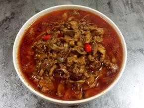 炒好的鸡杂如图。