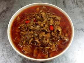 炒好的鸡杂如图。