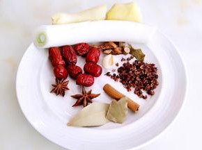 准备香料。