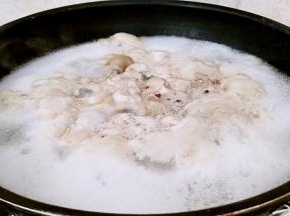 戳水的时候无需加盖。