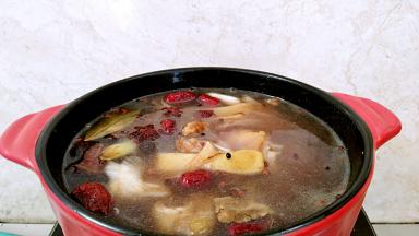 放入所有的食材。