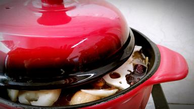 重新盖上锅盖闷烧40分钟。