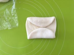 往中间中轴线对折