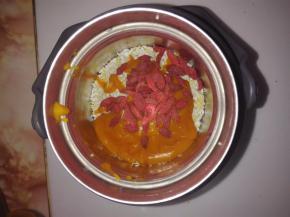 加入南瓜泥和枸杞。