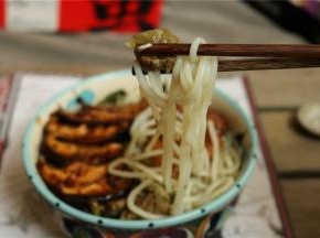 能吃到大颗的牛肉呢