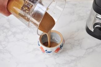 放入罐中保存，一次要少做，尽快吃完。