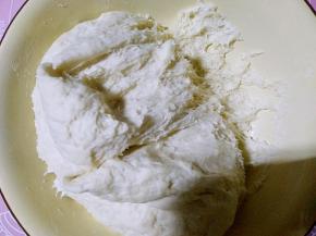 大约两个小时之后，面团就发酵完成了。