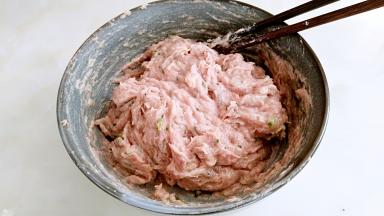 做好的馅料冰箱冷藏备用。