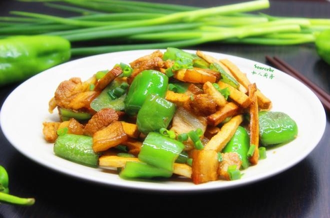 花肉炒香干