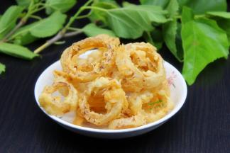 出炉之后用吸油纸把多余的油吸干即可。