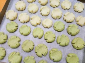 全部按压好以后，放进烤箱烤20分钟