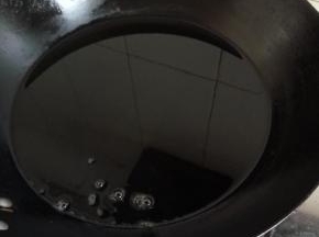 热锅入油烧至七成热