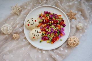 吃的时候拌上丘比沙拉汁就可以啦，超级美味，馒头蘸沙拉汁味道也不错哦～是焙煎芝麻口味的～