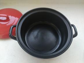 用抹布擦去浮尘。