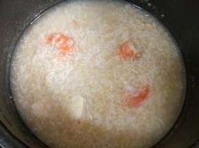 出锅请加少许盐调味即可。