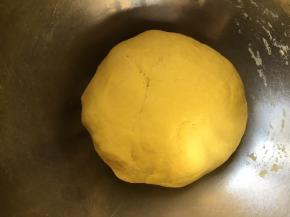 揉成光滑面团温暖处发酵