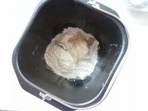 面、猪油混合，启动揉面15分钟。