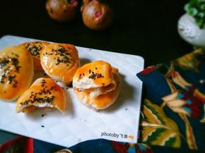 皮薄馅厚,馅心滋润软滑、味道甜而不腻，是一道不错的点心。