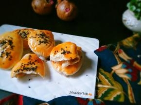 皮薄馅厚,馅心滋润软滑、味道甜而不腻，是一道不错的点心。