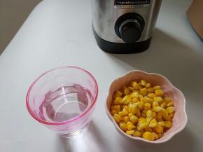 一碗玉米粒，一杯温水