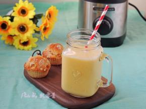 破壁机接通电源，启动破壁机，开最高档，或者用脉冲点动模式，打磨至自己喜欢的细腻程度