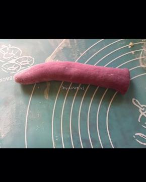 然后揉成长条柱状
