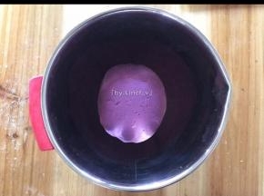 揉成光滑的面团
