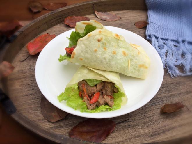 嫩牛肉卷饼