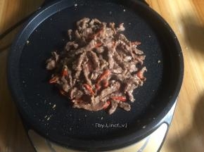 翻炒至完全变色即可
